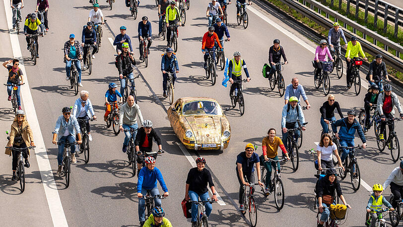 Rad-Sternfahrt 2023 des ADFC, Teilstück über die Autobahn A96. (Archiv)