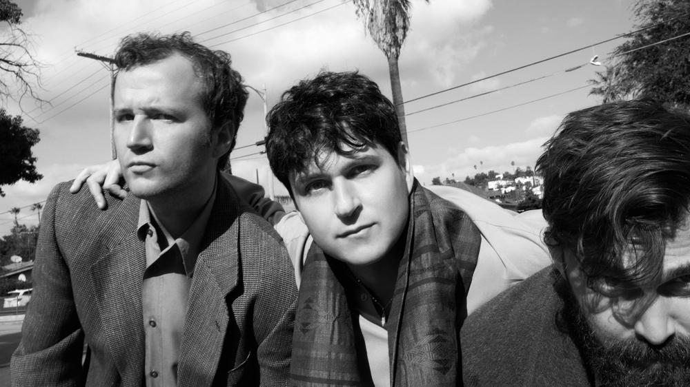 Vampire Weekend: Galten mal zu Unrecht als "Prep-School Gangsters", würden aber heute als deren Dads durchgehen: Chris Baio, Ezra Koenig und Chris Tomson (von links) sind Vampire Weekend.