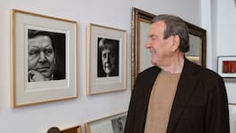 Niedersachsen, Hannover, Ex-Bundeskanzler Gerhard Schröder (SPD) wird am 7. April 80 Jahre alt., aufgenommen in seiner Kanzlei in Hannover, Foto: Rainer Droese