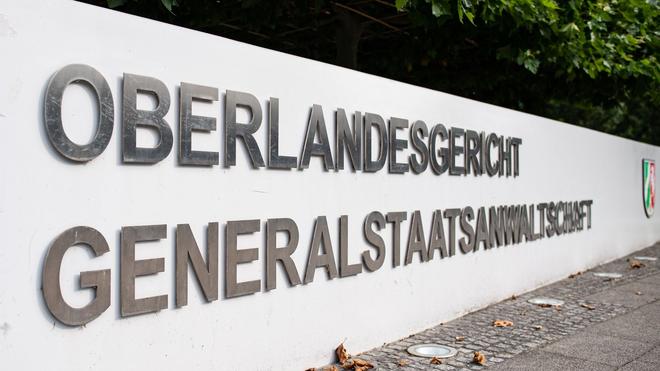 Prozesse: Auf einer Mauer vor dem OLG in Hamm steht «Oberlandesgericht» und «Generalstaatsanwaltschaft».