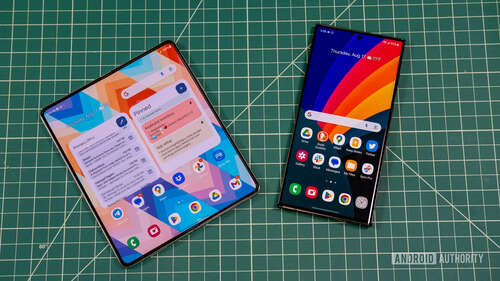 Samsung Galaxy Z Fold 5 and S23 Ultra displays