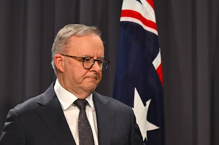 Der australische Premier­minister Anthony Albanese spricht während einer Presse­konferenz in Canberra über den Messer­angriff in einem Einkaufs­zentrum in Sydney.