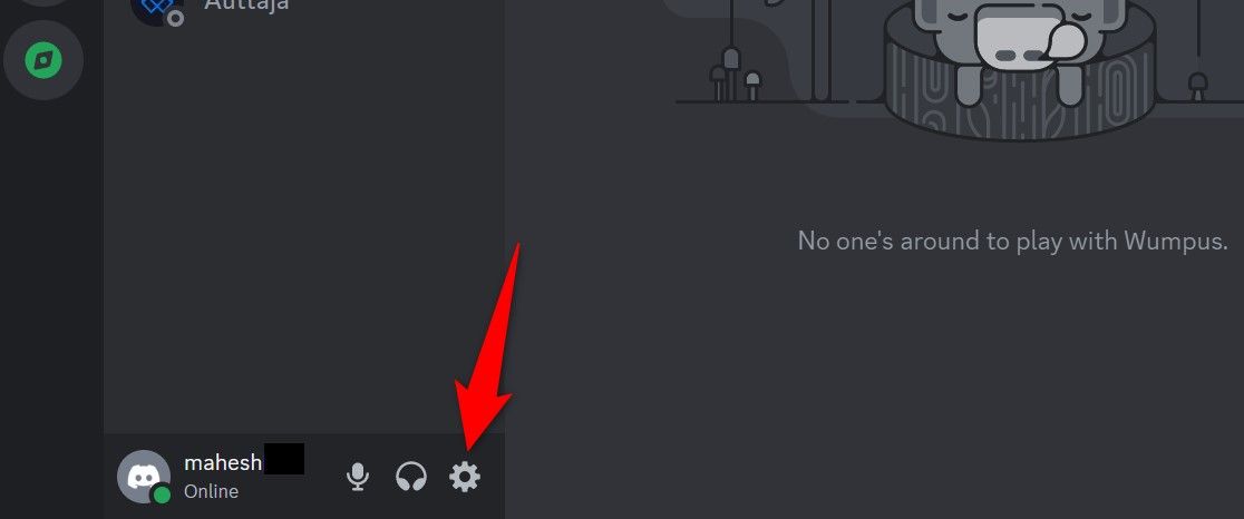 'User Settings' highlighted in Discord.