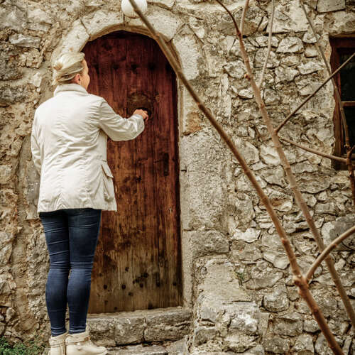 Saying goodbye at the door