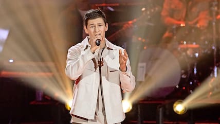 Andrii aus Zarrentin hofft in Folge 3 von "The Voice Kids" darauf, dass Lena-Meyer Landrut, Wincent Weiss, Alvaro Soler und Smudo und Michi für ihn buzzern.