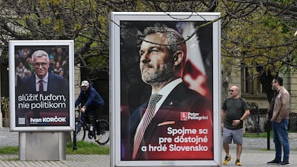 Wahlplakate der Kandidaten Peter Pellegrini und Ivan Korcok in Bratislava.