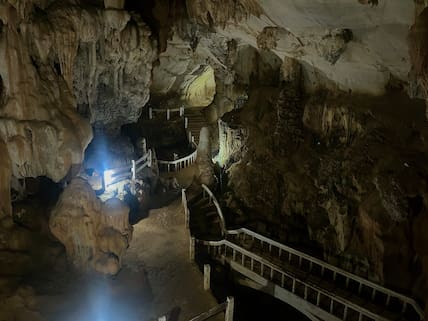 Höhle „Tham Chang“ bei Vang Vieng