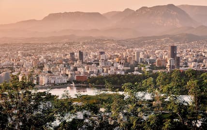 Tirana, die Hauptstadt von Albanien, hat ein interessantes Panorama.