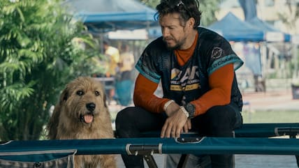 Mark Wahlberg als Michael in einer Szene des Films "Arthur der Große".