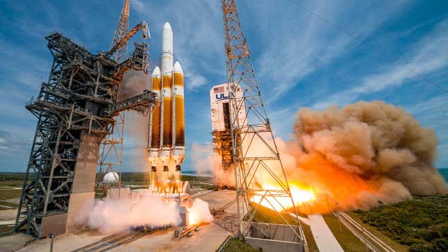 The final flight of ULA’s Delta IV Heavy blasting off on April 9, 2024.