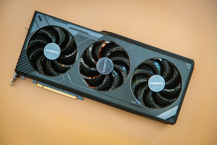 Gigabyte GeForce RTX 3090 Ti Gaming OC on an orange background.