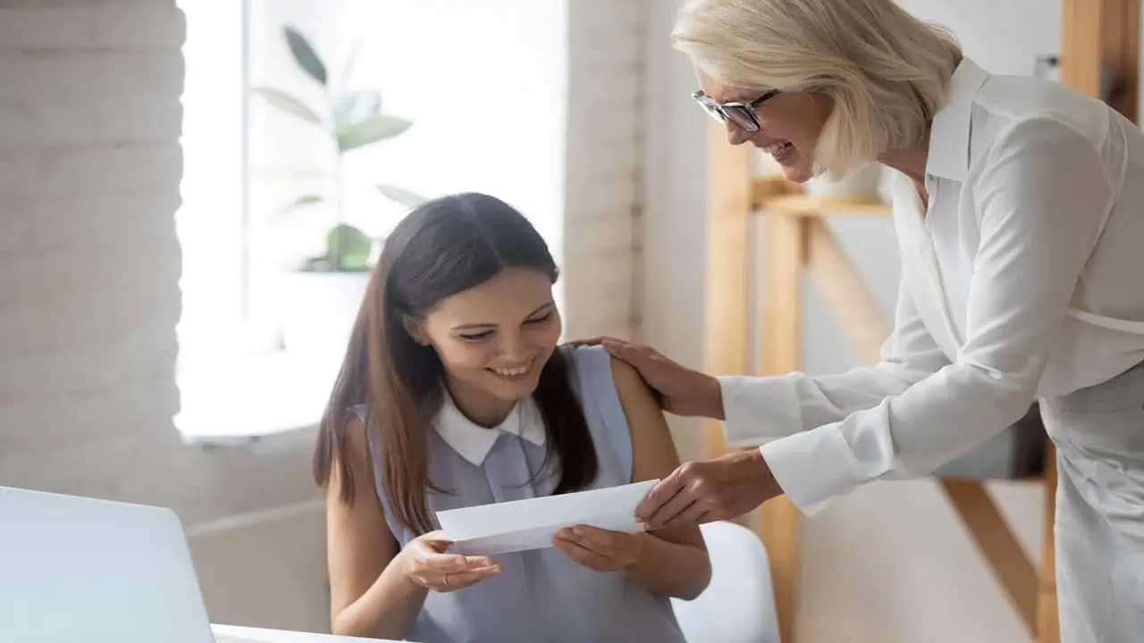 girl-receiving-money