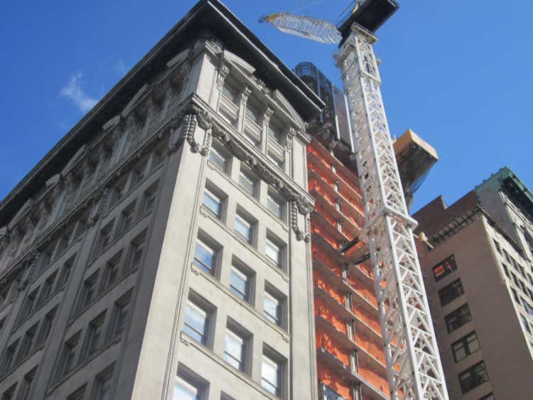 Manhattan building under construction