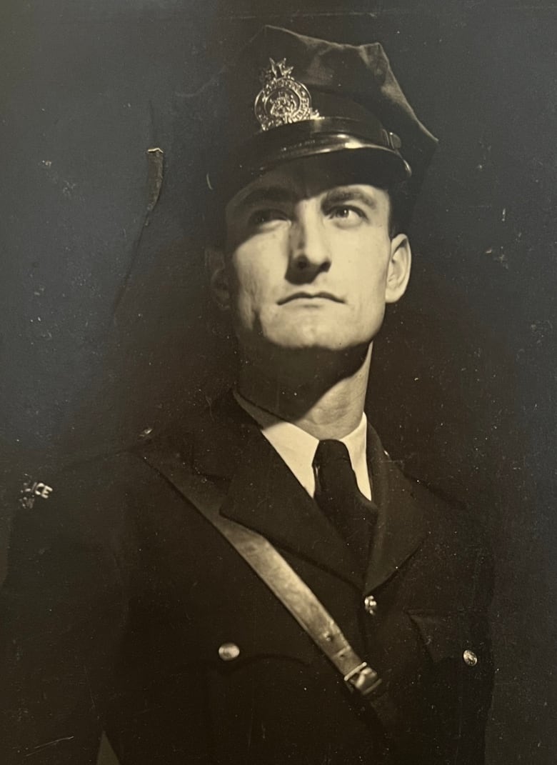 John Kinnear photographed in 1950, when he was a member of the London police force. In addition to being a police officer, Kinnear was an artist who sold his works in waterpoint and silverpoint. 