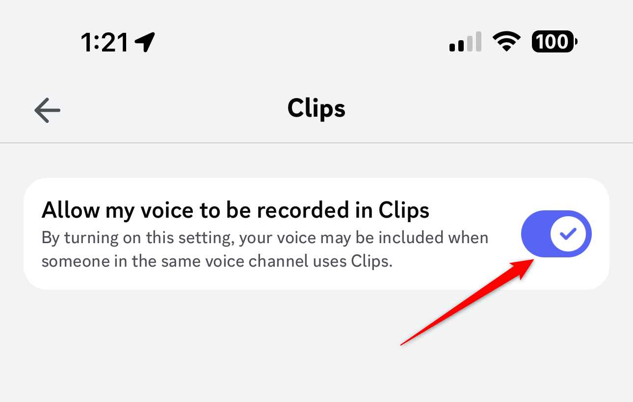 The Discord 'Allow Clips' toggle on mobile.