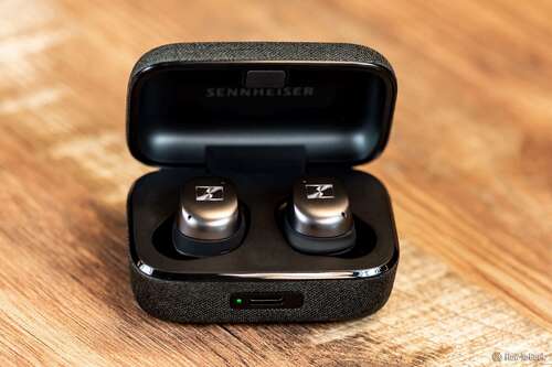 The Sennheiser Momentum True Wireless 4 in their case