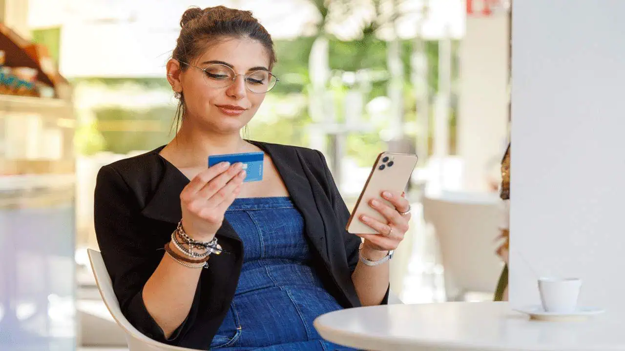 woman-holding-gift-card