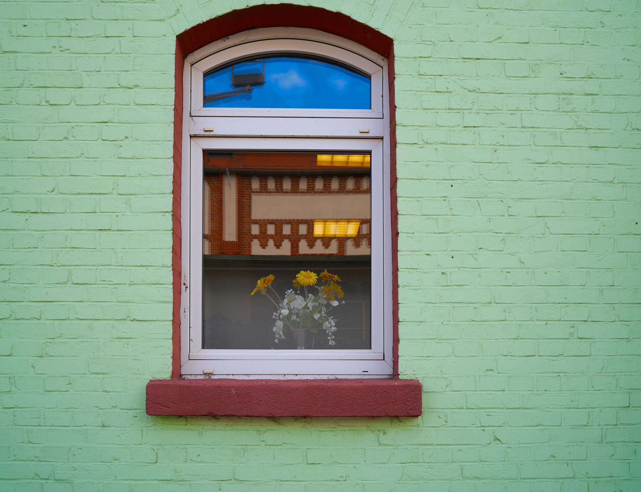 Red windowsill