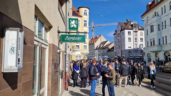 Neuer Löwen-Treffpunkt: Das neue 1860-Vereinsheim "Bamboleo" an der Tegnerseer Landstraße