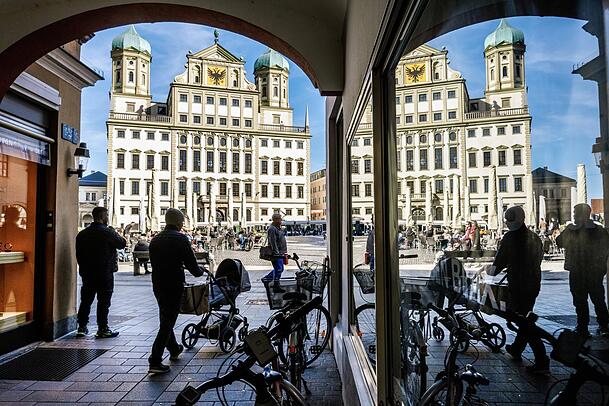 Das Rathaus liegt keine 500 Meter vom Museum entfernt.