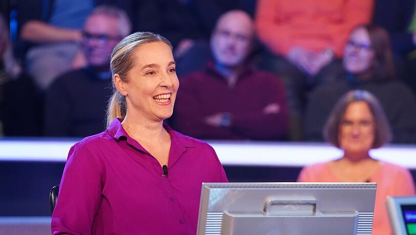 Die "Wer wird Millionär?"-Kandidatin Annelie Köglmeier darf in der RTL-Show ihr Wissen unter Beweis stellen.