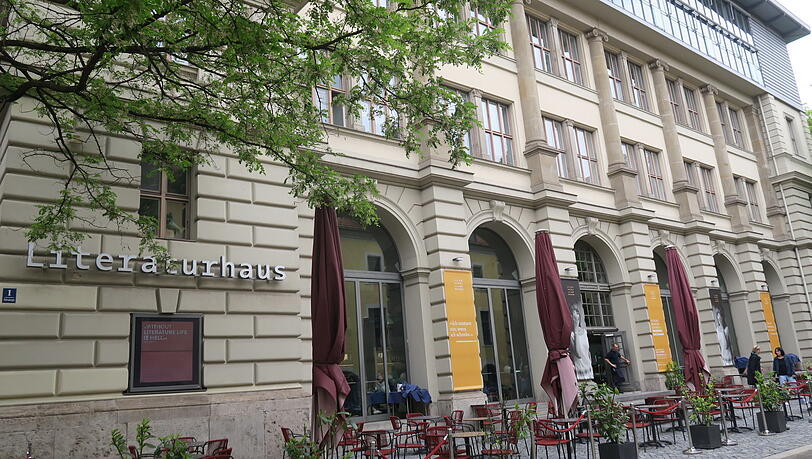 Im Literaturhaus kann man auch wieder genussvoll einkehren: Nach über dreimonatiger Renovierung hat die Brasserie wieder auf.