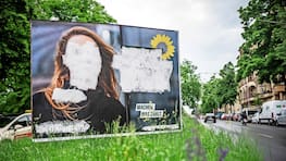 Beschädigungen oder Zerstörung von Plakaten sind Alltag im Wahlkampf geworden – hier ein auch in Leipzig präsentes Europawahl-Motiv  von Grünen-Kandidatin Terry Reintke in Berlin. 