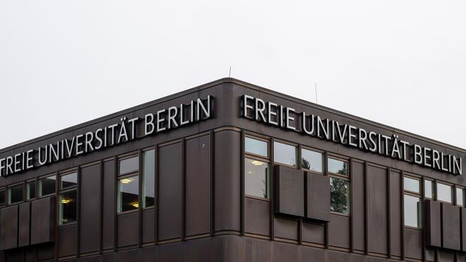 Demonstration: Die Freie Universität Berlin kündigte ein rasches Vorgehen an.