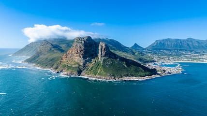 Blick auf Kapstadt: Südafrika wird aufgrund der Bedrohungslage im Roten Meer nun öfter von den Aida-Schiffen angesteuert.