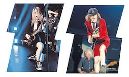 Original und Imitat: Angus Young (re.), Gitarrist von AC/DC, gilt als eine der charismatischsten Figuren im Hard Rock. An seinem speziellen Stil, an seiner exaltierten Mimik orientieren sich etliche begabte Nachahmer, hier Jakob Timmermann (li.) von der Tributeband „Ballbreakers“ in Flensburg.