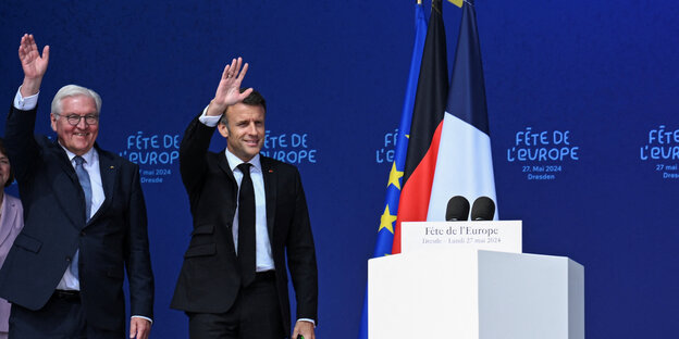 Steinmeier und Macron winken bei Macrons Staatsbesuch in Dresden