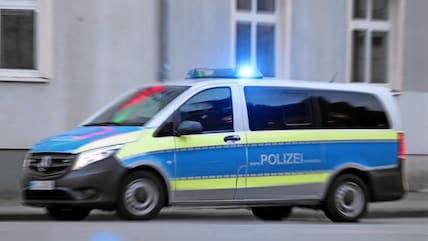 Durch puren Zufall haben Polizisten am Mittwochabend (29. Mai) in Neustrelitz die Leiche einer 63-Jährigen in einer Wohnung gefunden. (Symbolfoto)