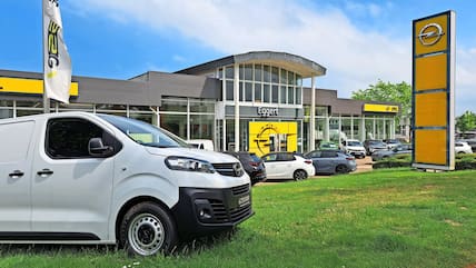 Das Opel-Autohaus am Gustower Weg wird demnächst zur Dello-Gruppe gehören.