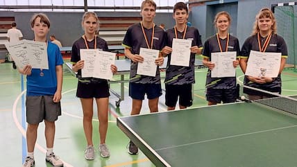 Medaillengewinner des Post SV in Wismar: (v. l.) Paul Hinrichs, Sophia Russkoff, Alexander Richter, Luca Hammerich, Maite Kehl und Paula Weber.