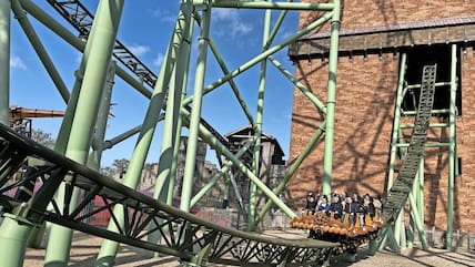 Der Hansa-Park in Sierksdorf hat mit dem Hypercoaster „Der Schwur des  Kärnan“ eine ganz besondere Attraktion. Eröffnung war am 1. Juli 2015. 