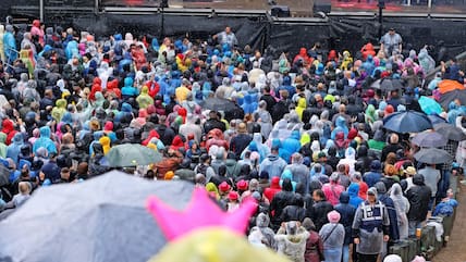 Wegen des Unwetters verzögerte sich der Start des Konzertes von Roaldn Kaiser um 45 Minuten.