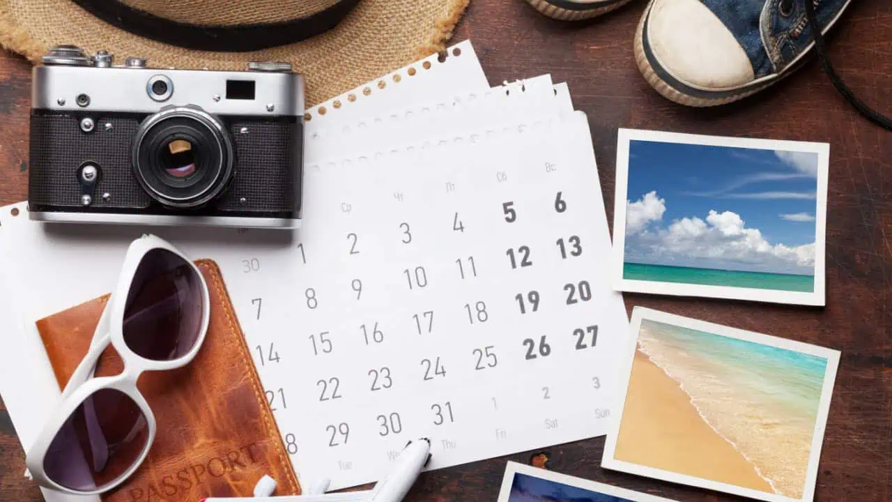 Travel vacation background concept with calendar