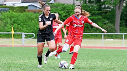 Malin Hegeler (li.) wird am Sonntag nach dem Auswärtsspiel beim ATS Buntentor als Spielführerin des SV Henstedt-Ulzburg die Meisterschale als erste in Empfang nehemn dürfen. 