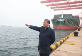 (240523) -- RIZHAO, May 23, 2024 (action press/Xinhua) -- Chinese President Xi Jinping, also general secretary of the Communist Party of China Central Committee and chairman of the Central Military Commission, visits Rizhao Port to learn about the local progress in promoting the smart and green development of the port, expanding the opening up, in Rizhao, east China's Shandong Province, May 22, 2024. Xi inspected the city of Rizhao in east China's Shandong Province on Wednesday afternoon. (action press/Xinhua/Ju Peng) / action press