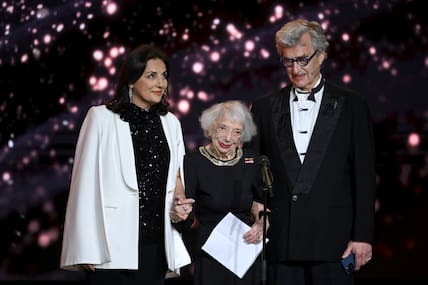 Menschenrechtsaktivistin Düzen Tekkal (l-r), die Holocaust-Überlebende Margot Friedländer und Regisseur Wim Wenders.