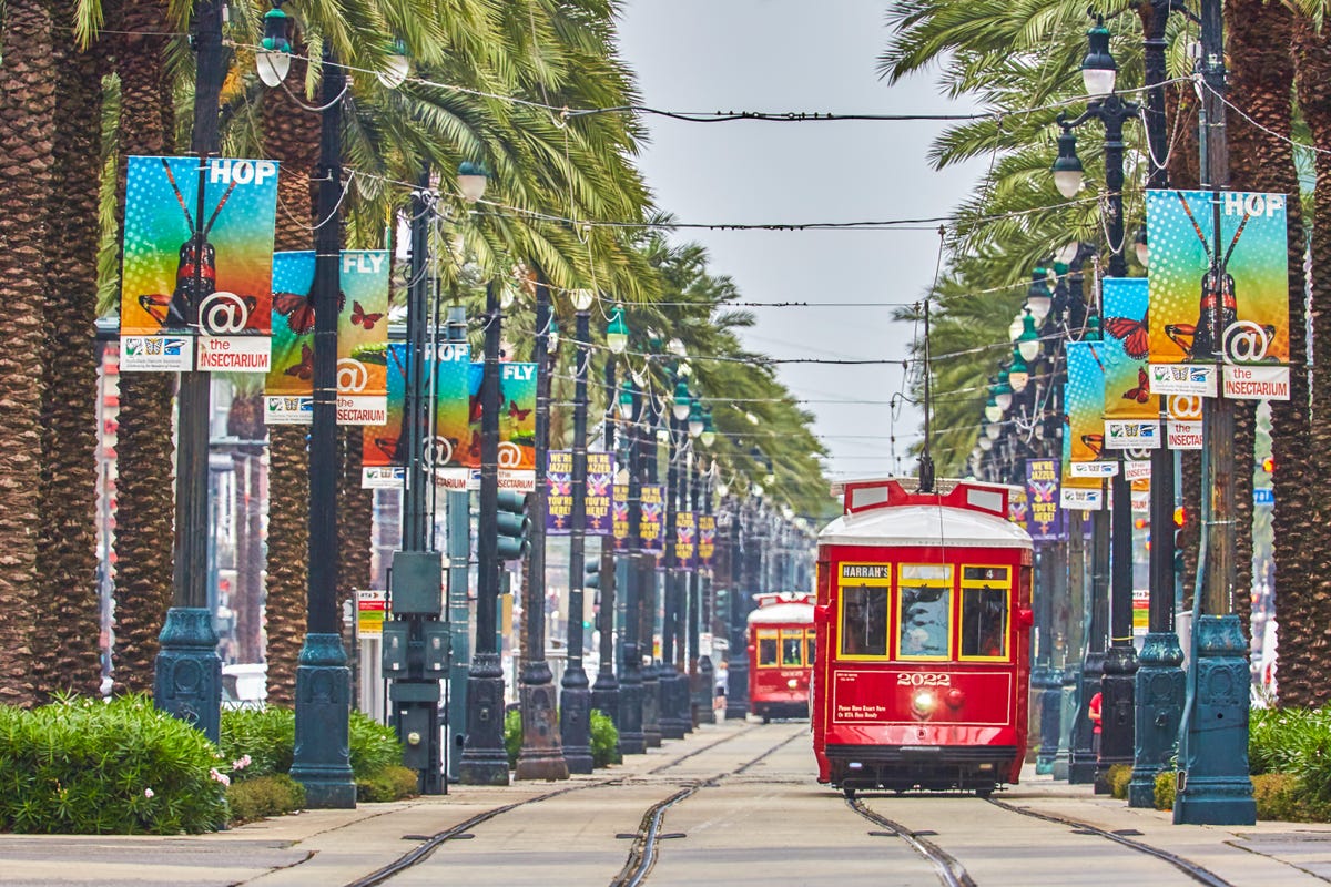 New Orleans' St. Charles streetcar line