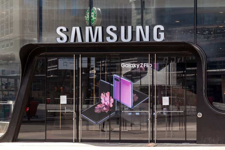 Samsung store at Eaton Centre in Toronto, Canada.