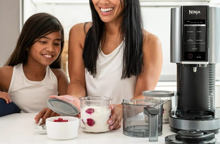 A family using the Ninja CREAMi.