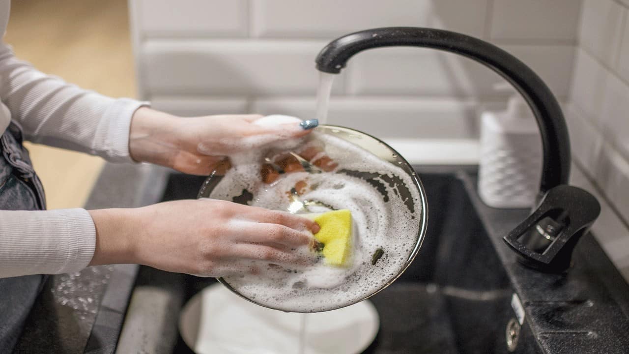 washing-dishes