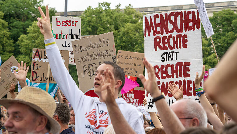 Bis zu 20.000 Münchner haben an der bundesweiten Demo gegen rechts am Samstagnachmittag teilgenommen.