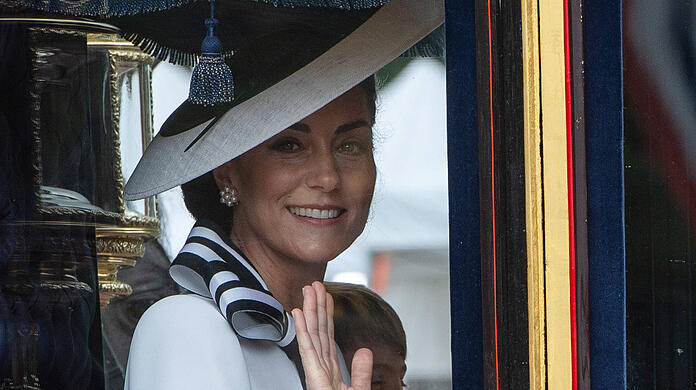 Prinzessin Kate in der Kutsche bei "Trooping the Colour"