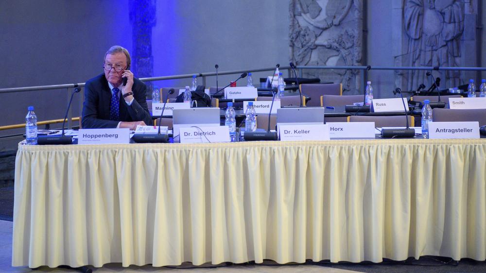 Intel in Magdeburg: Michael Hoppenberg, Leiter des Genehmigungsverfahrens für Intel, in der Johanniskirche in Magdeburg. Hier fand am letzten Mai-Mittwoch eine Anhörung statt. Intel will eine Halbleiterfabrik errichten.