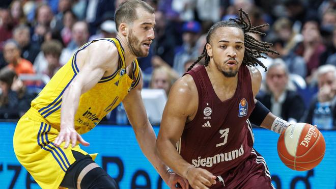 BBL-Finalserie: Carsen Edwards (r) und der FC Bayern München gewannen in Berlin Spiel drei der Finalserie.