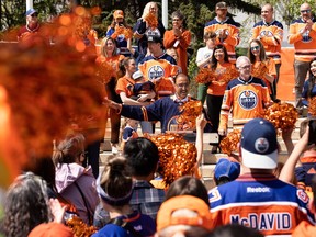 amarjeet sohi with Oilers fans