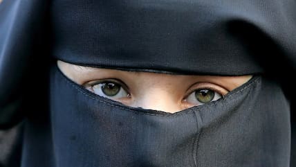 Zuletzt waren in der Hansestadt etwa zehn Fälle bekannt, in denen Mädchen mit Gesichtsschleiern den Unterricht besuchten – zum Beispiel mit einem Niqab.